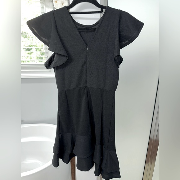 Pretty Formal Dress! - Picture 2 of 2